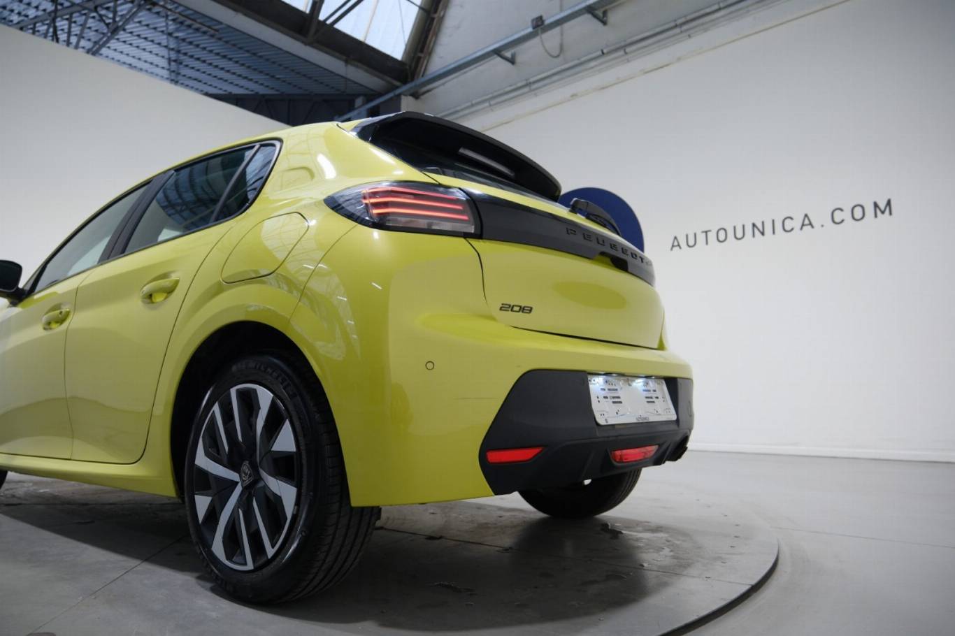 PEUGEOT 208 43
