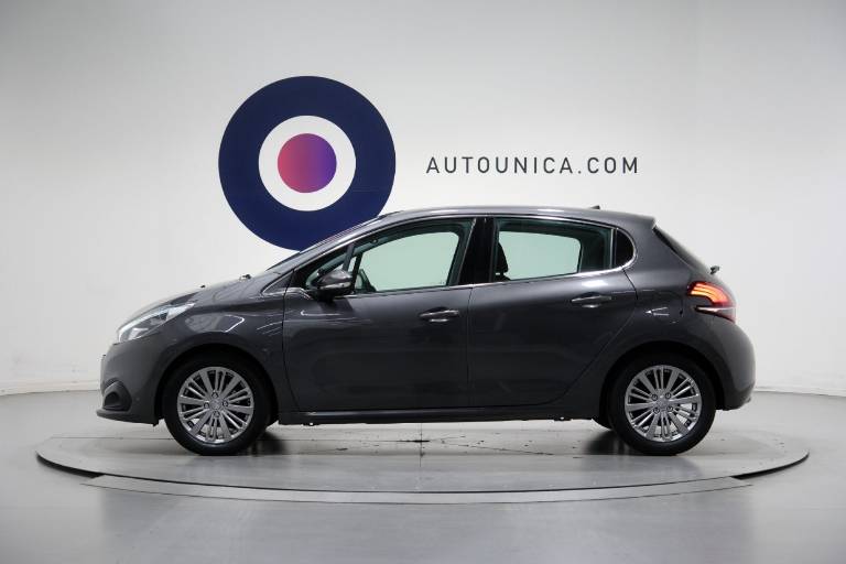 PEUGEOT 208 18