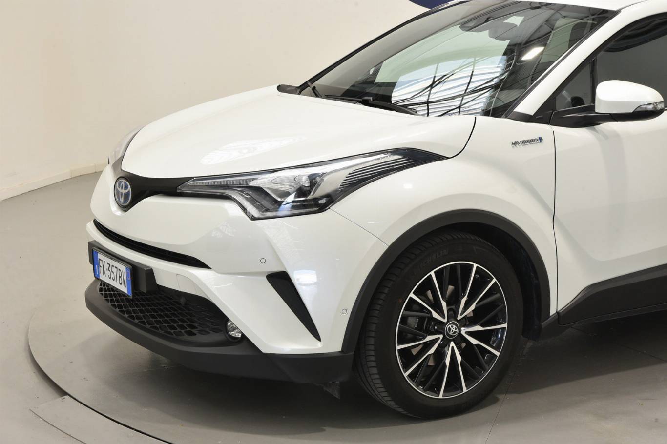 TOYOTA C-HR 28