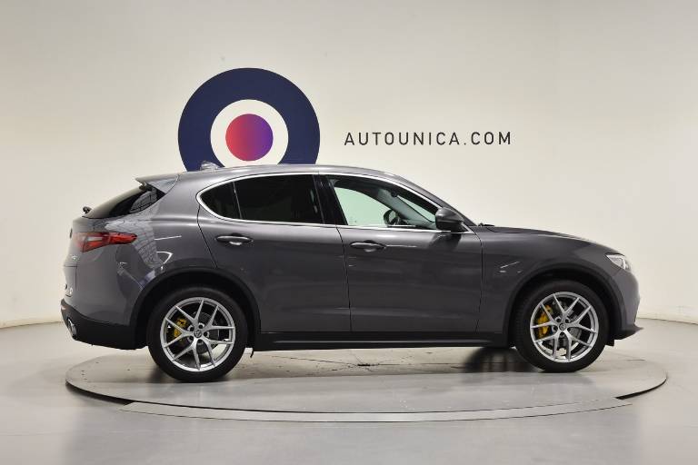 ALFA ROMEO Stelvio 10