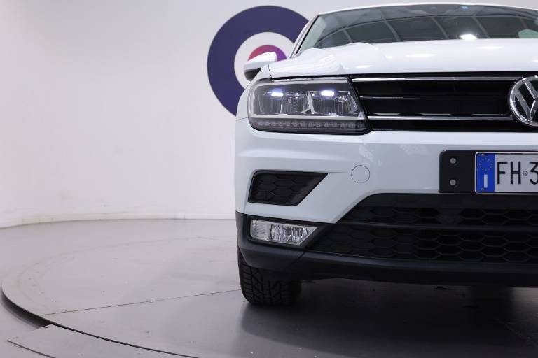 VOLKSWAGEN Tiguan 45