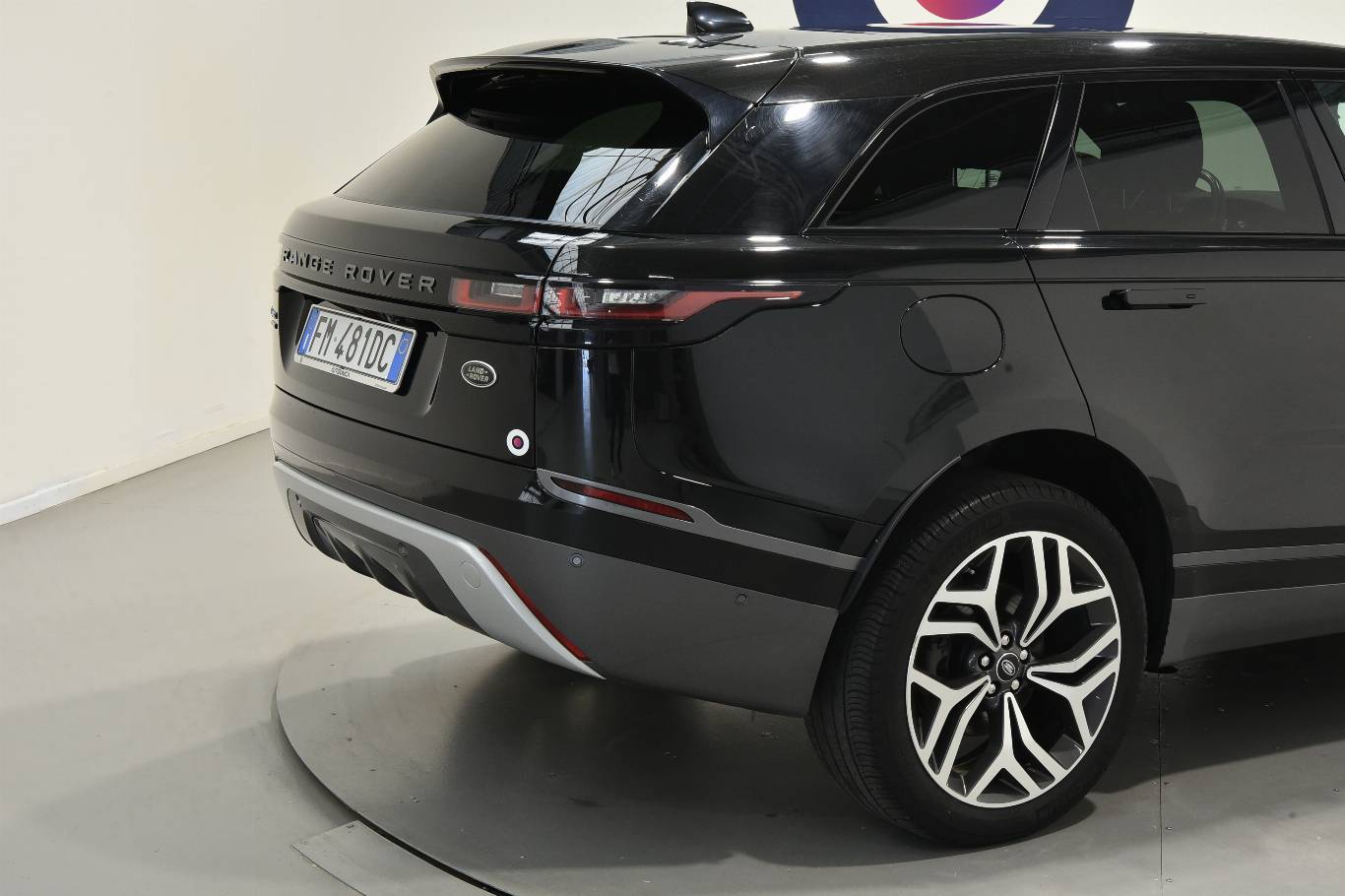 LAND ROVER Range Rover Velar 17