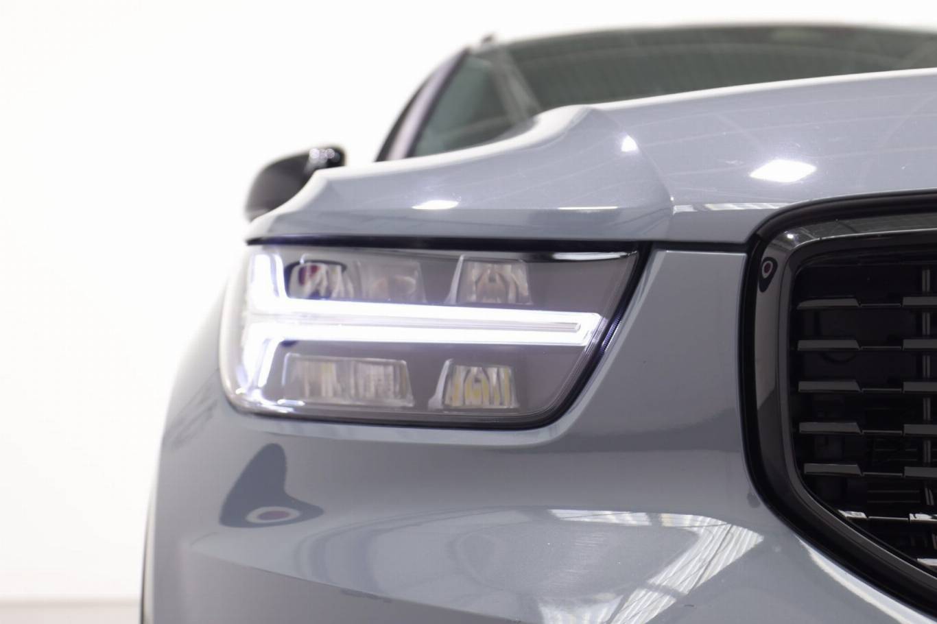 VOLVO XC40 12