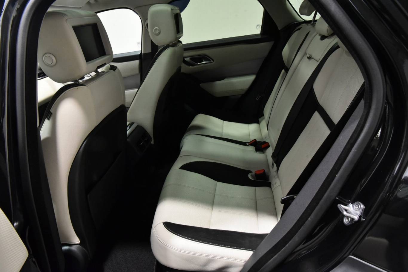 LAND ROVER Range Rover Velar 33