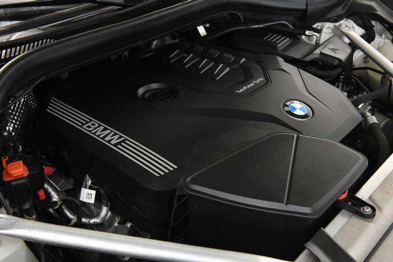 BMW X4 46