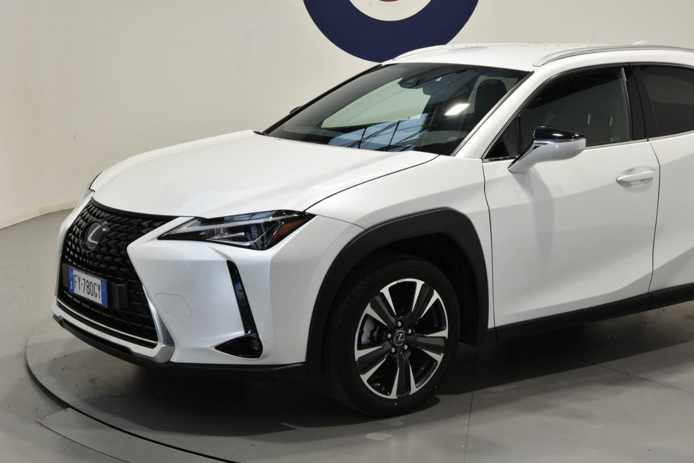 LEXUS UX 250h 35