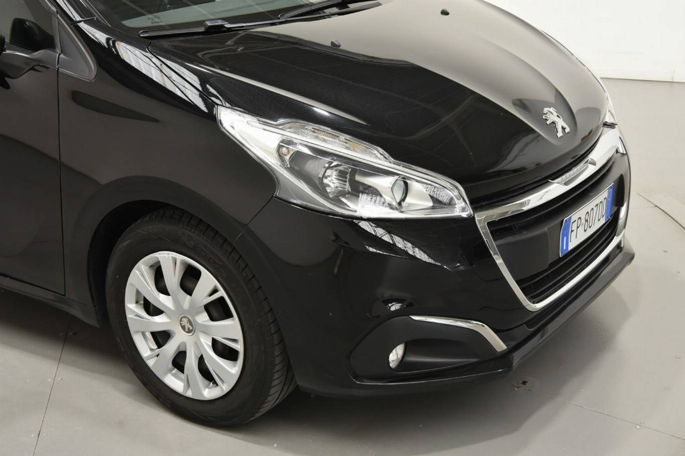PEUGEOT 208 29
