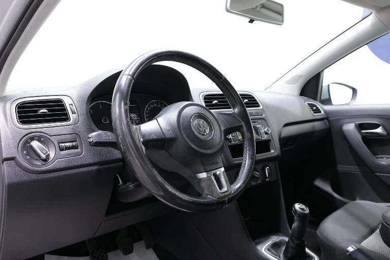 VOLKSWAGEN Polo 6