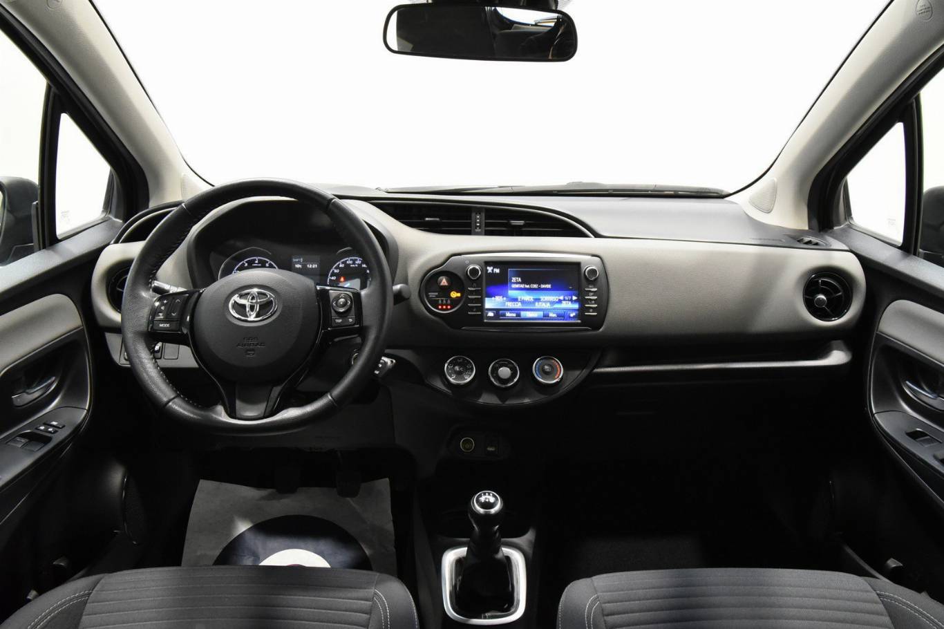 TOYOTA Yaris 22