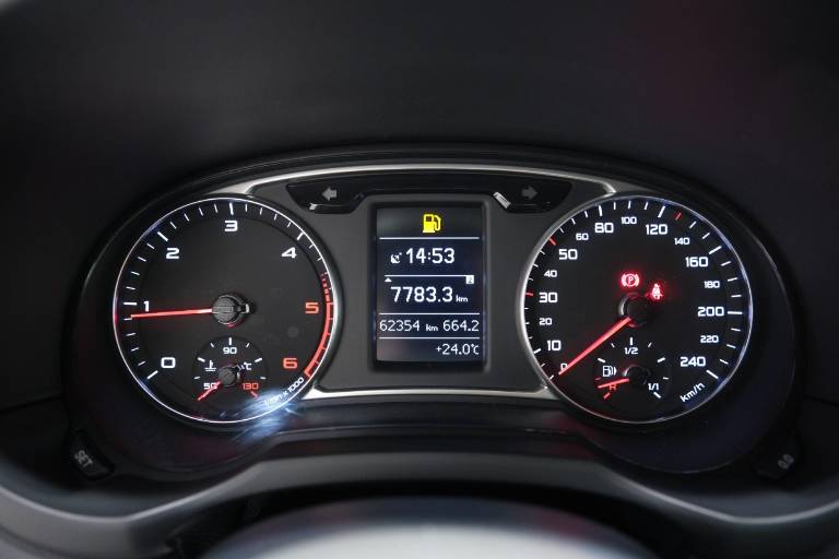 AUDI A1 8