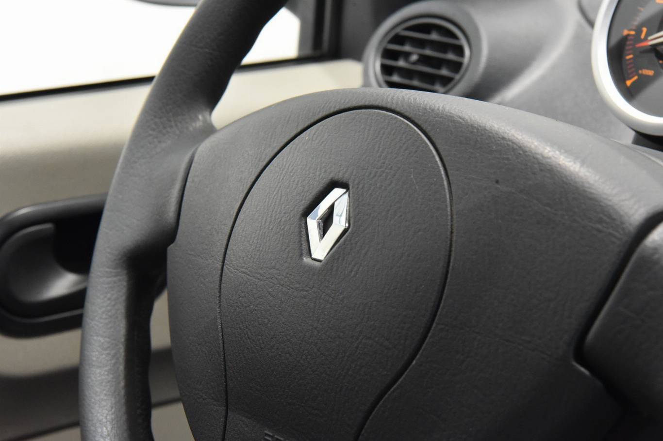 RENAULT Twingo 24