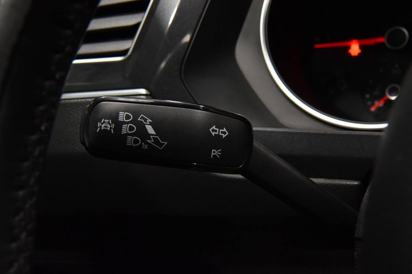 VOLKSWAGEN Tiguan 19