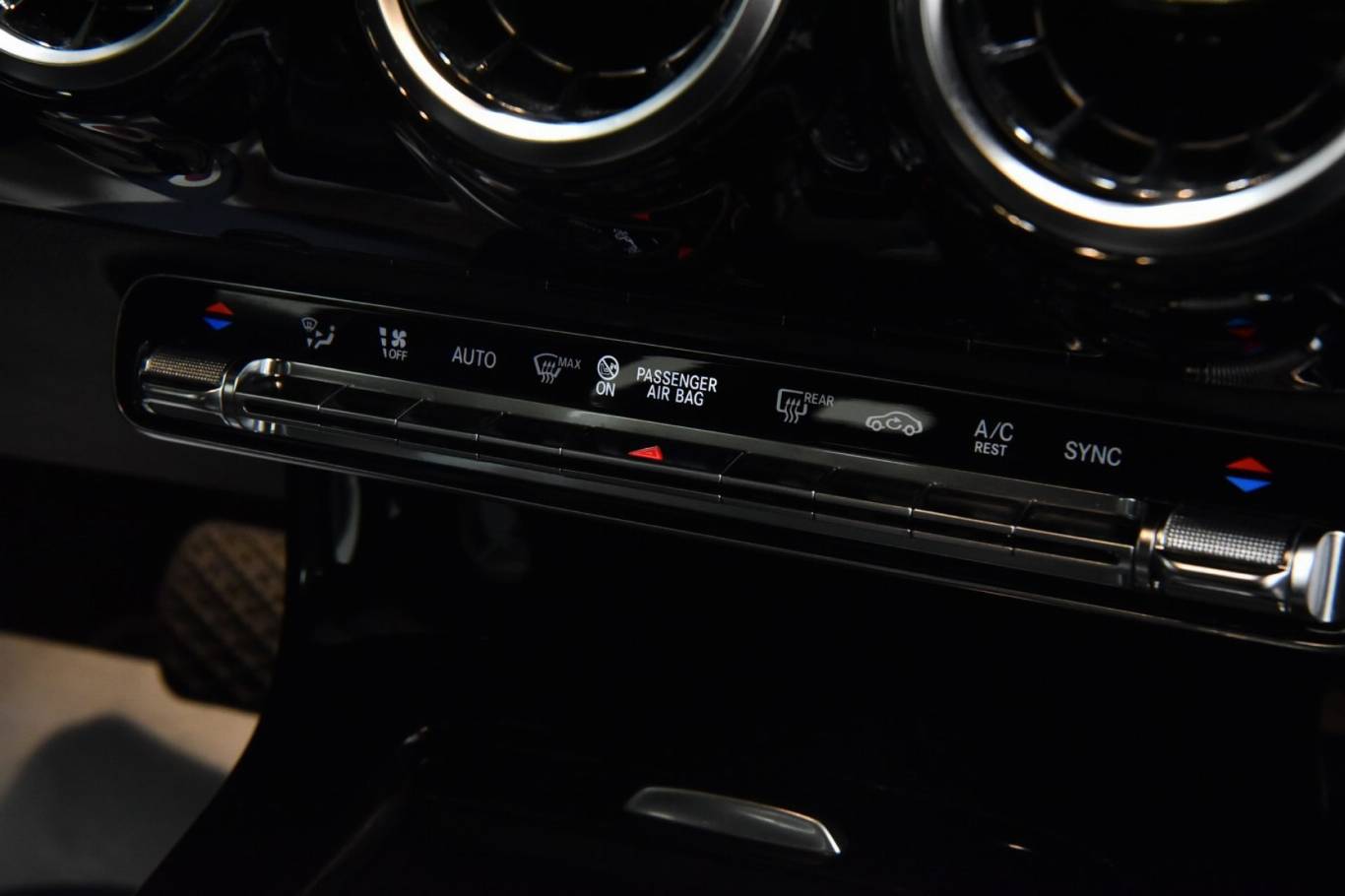 MERCEDES-BENZ A 180 32