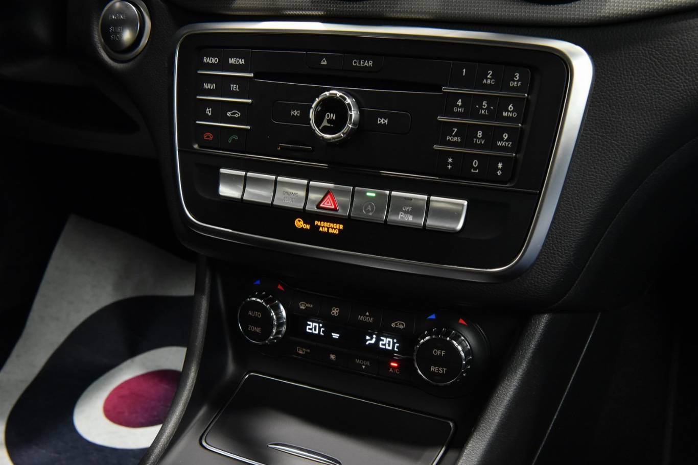 MERCEDES-BENZ GLA 200 50