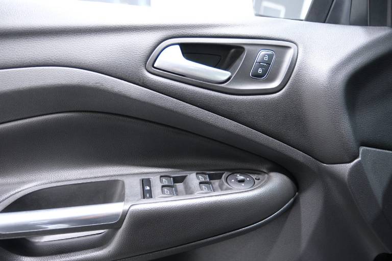 FORD Kuga 34