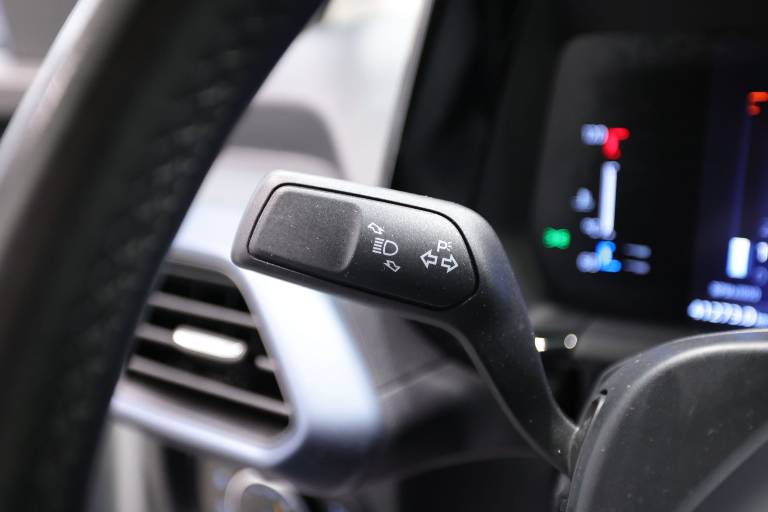 FORD Tourneo Courier 23