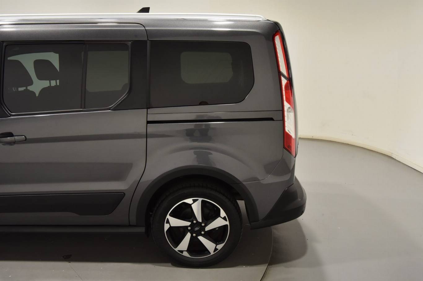 FORD Tourneo Connect 37