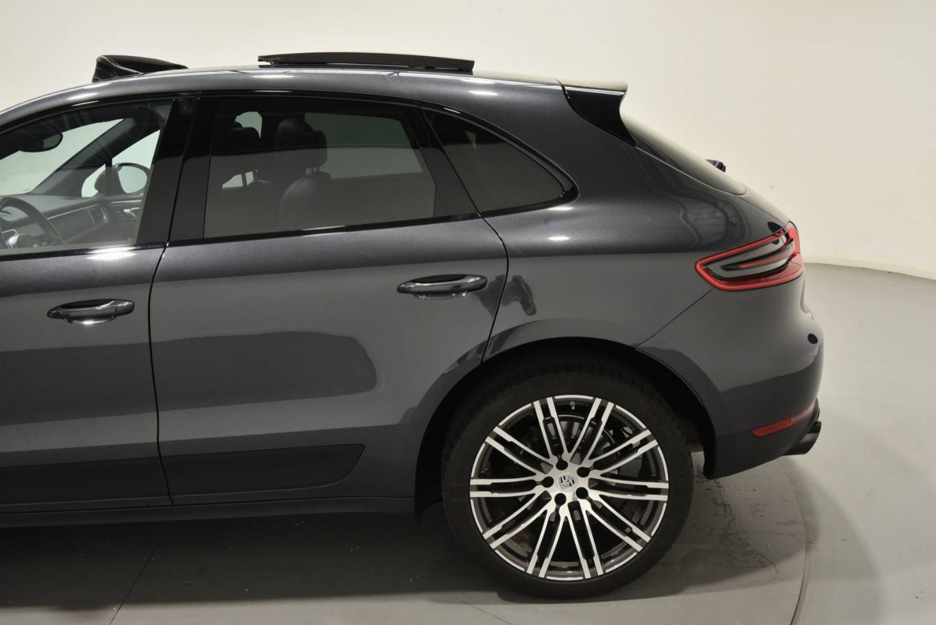 PORSCHE Macan 61