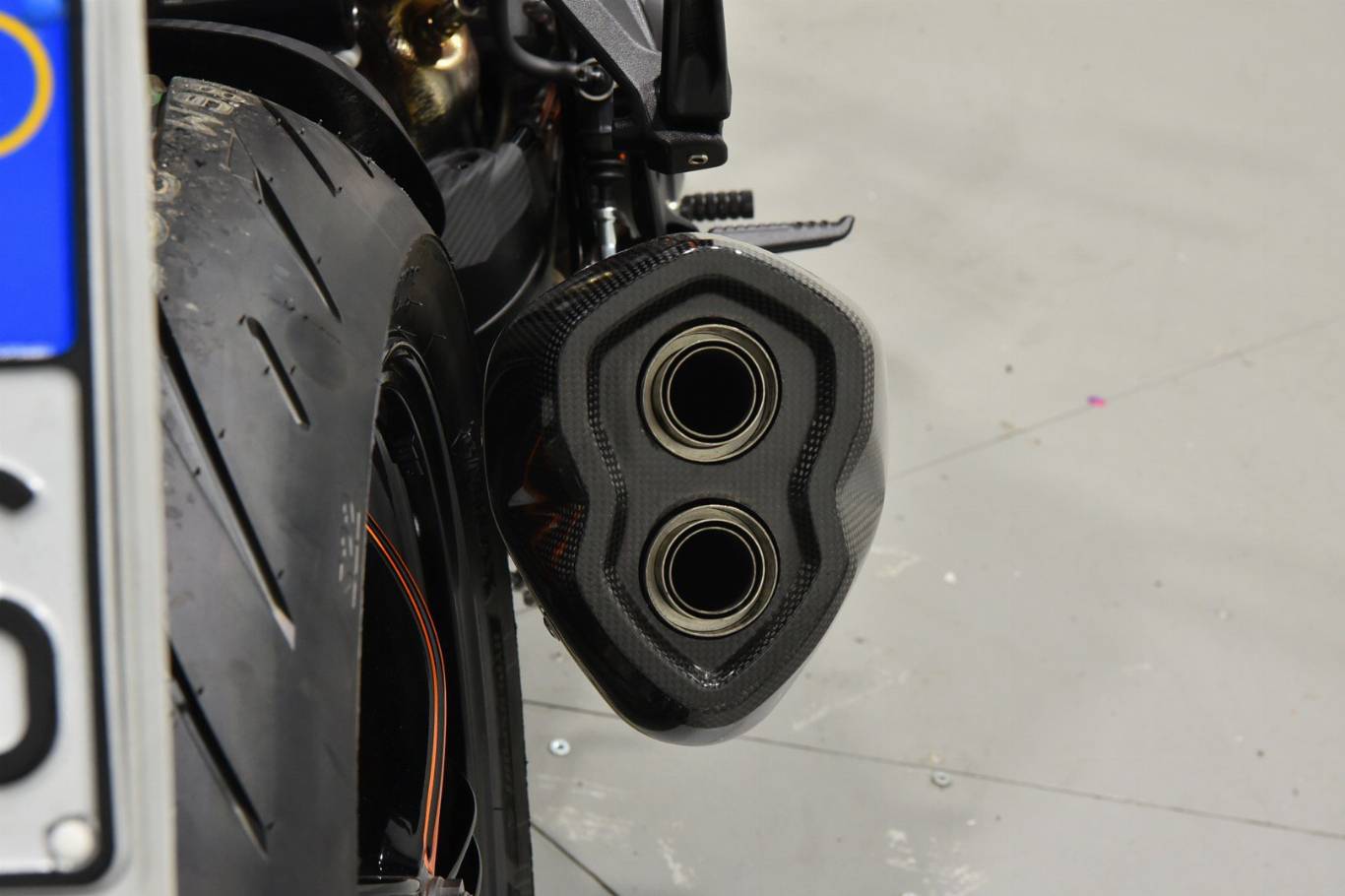 KTM 1290 Super Duke R 34