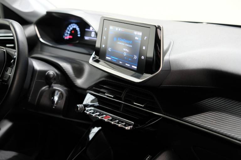 PEUGEOT 208 53