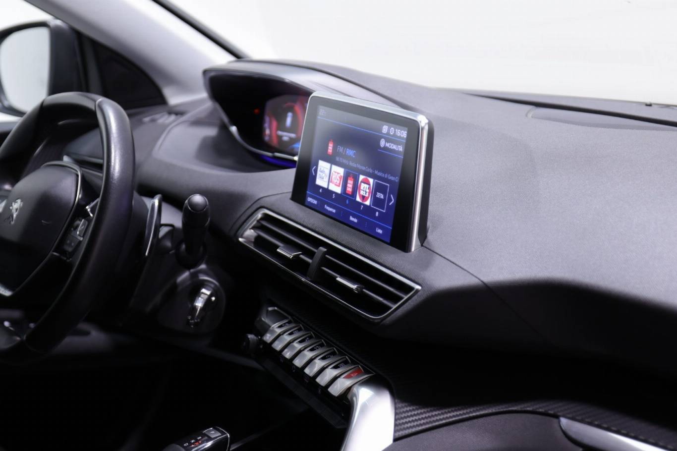 PEUGEOT 3008 48