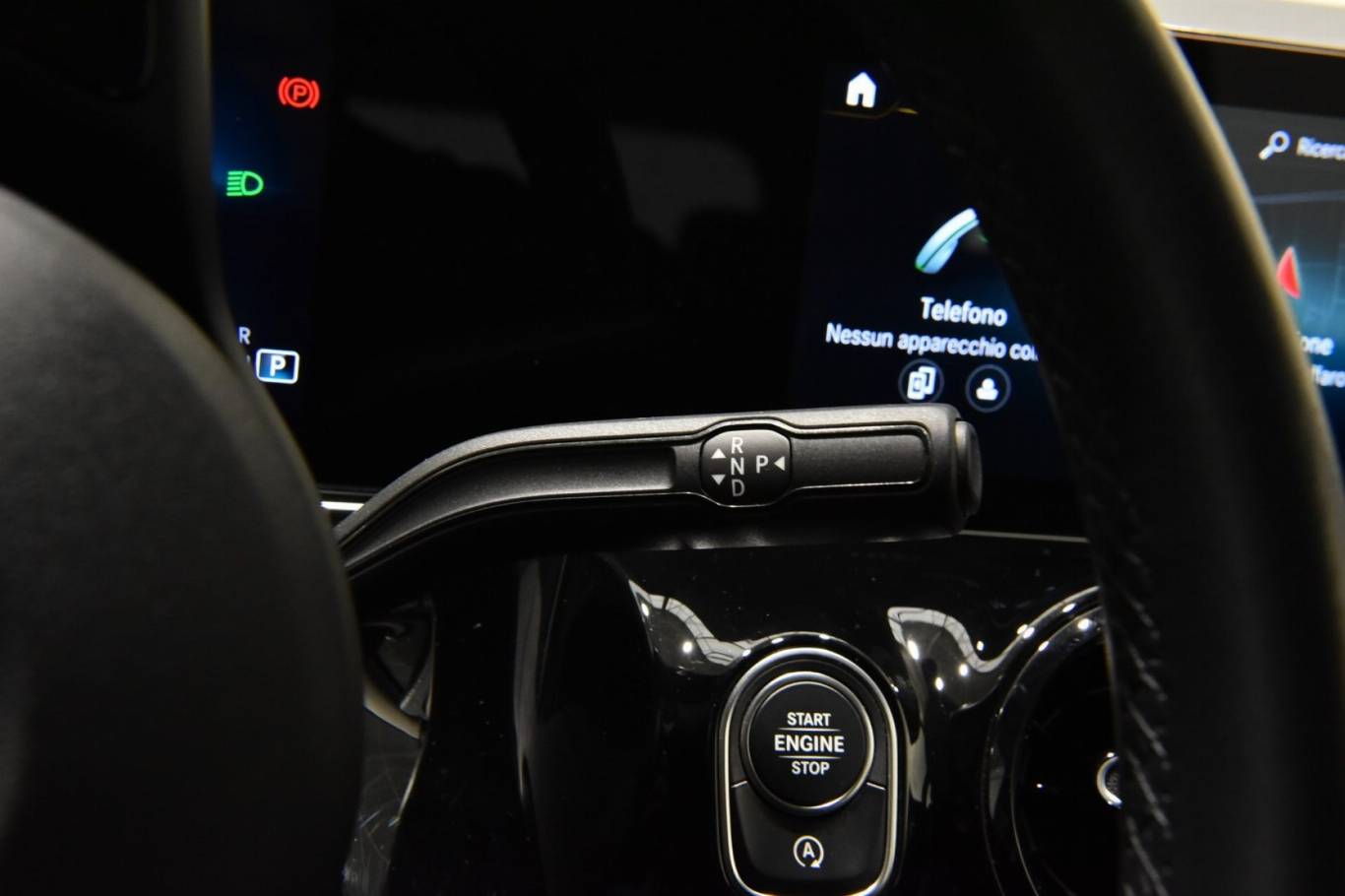 MERCEDES-BENZ GLA 180 25