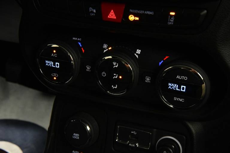 JEEP Renegade 11