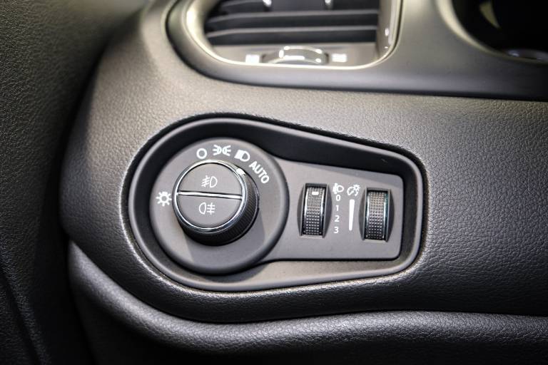 JEEP Renegade 26