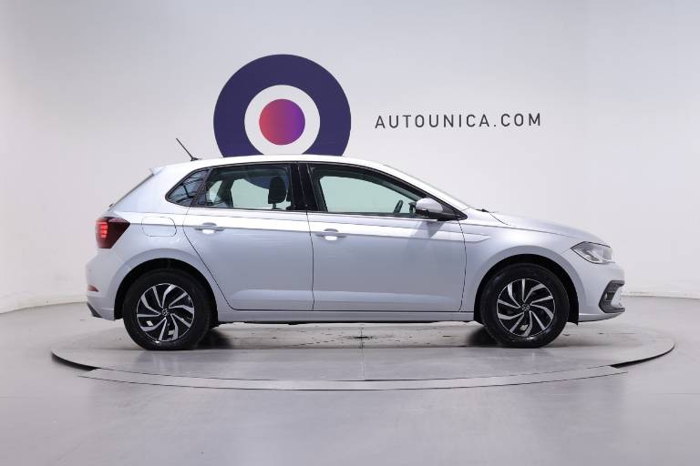 VOLKSWAGEN Polo 4
