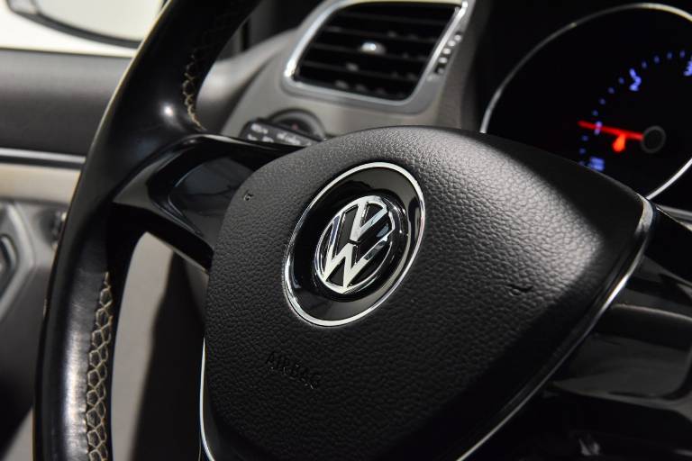VOLKSWAGEN Polo 27