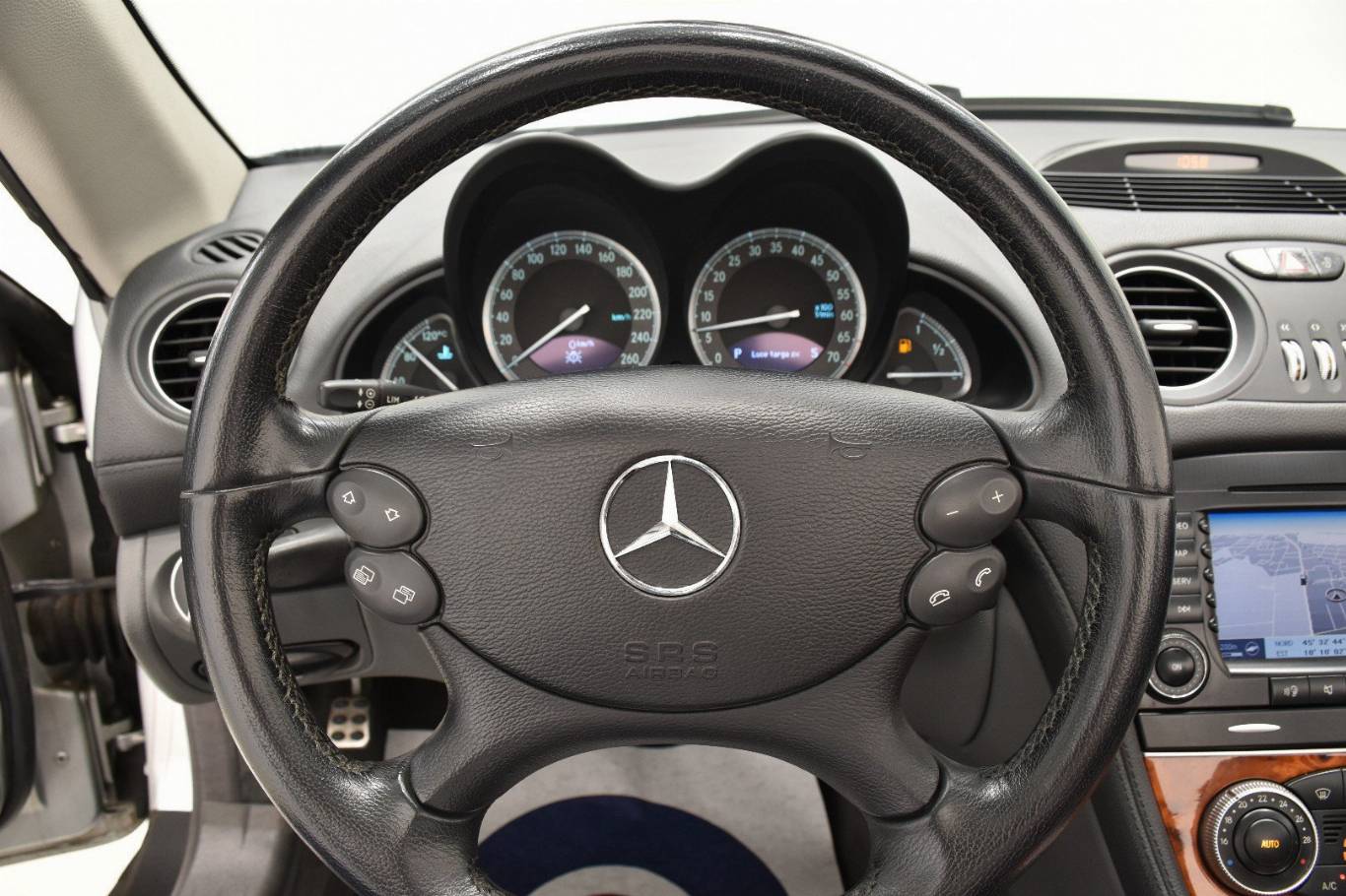 MERCEDES-BENZ SL 350 39