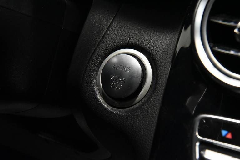 MERCEDES-BENZ GLC 250 24