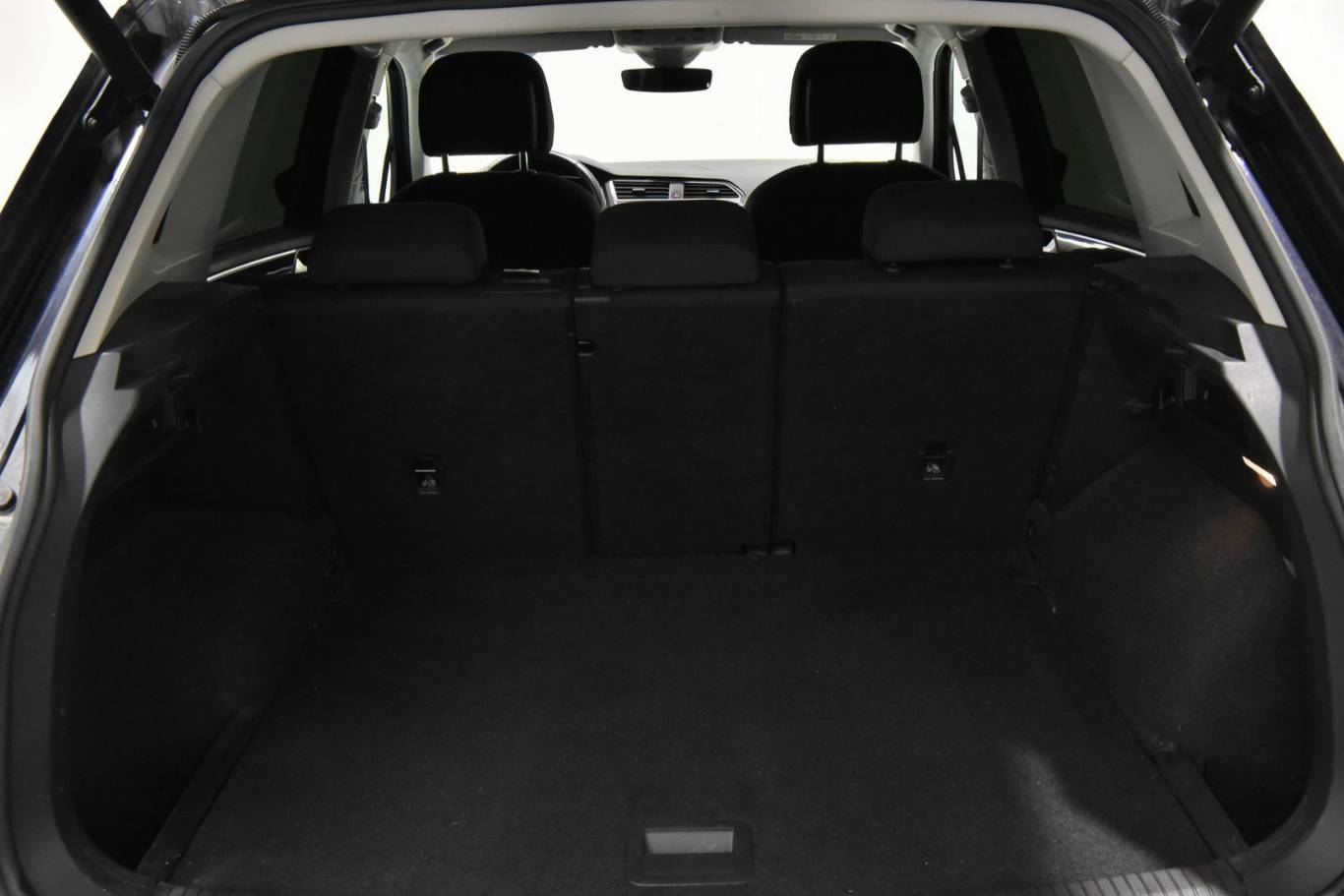 VOLKSWAGEN Tiguan 13