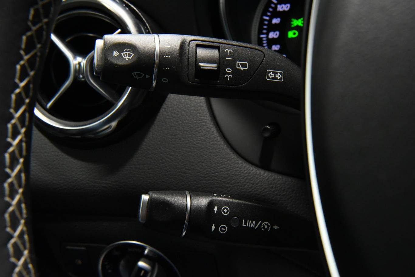 MERCEDES-BENZ GLA 200 26