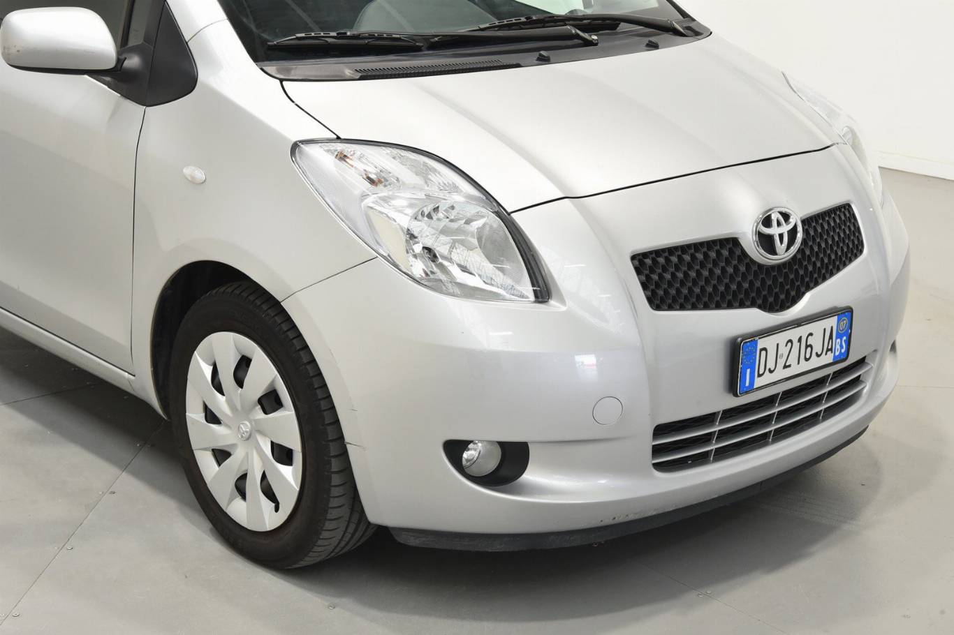 TOYOTA Yaris 31