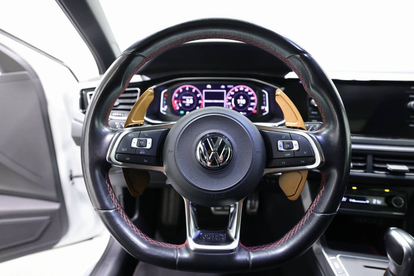 VOLKSWAGEN Polo 7