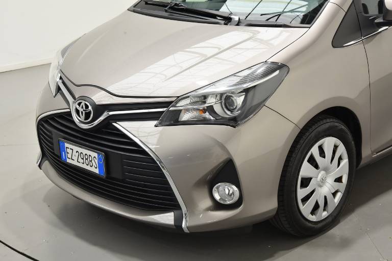 TOYOTA Yaris 42