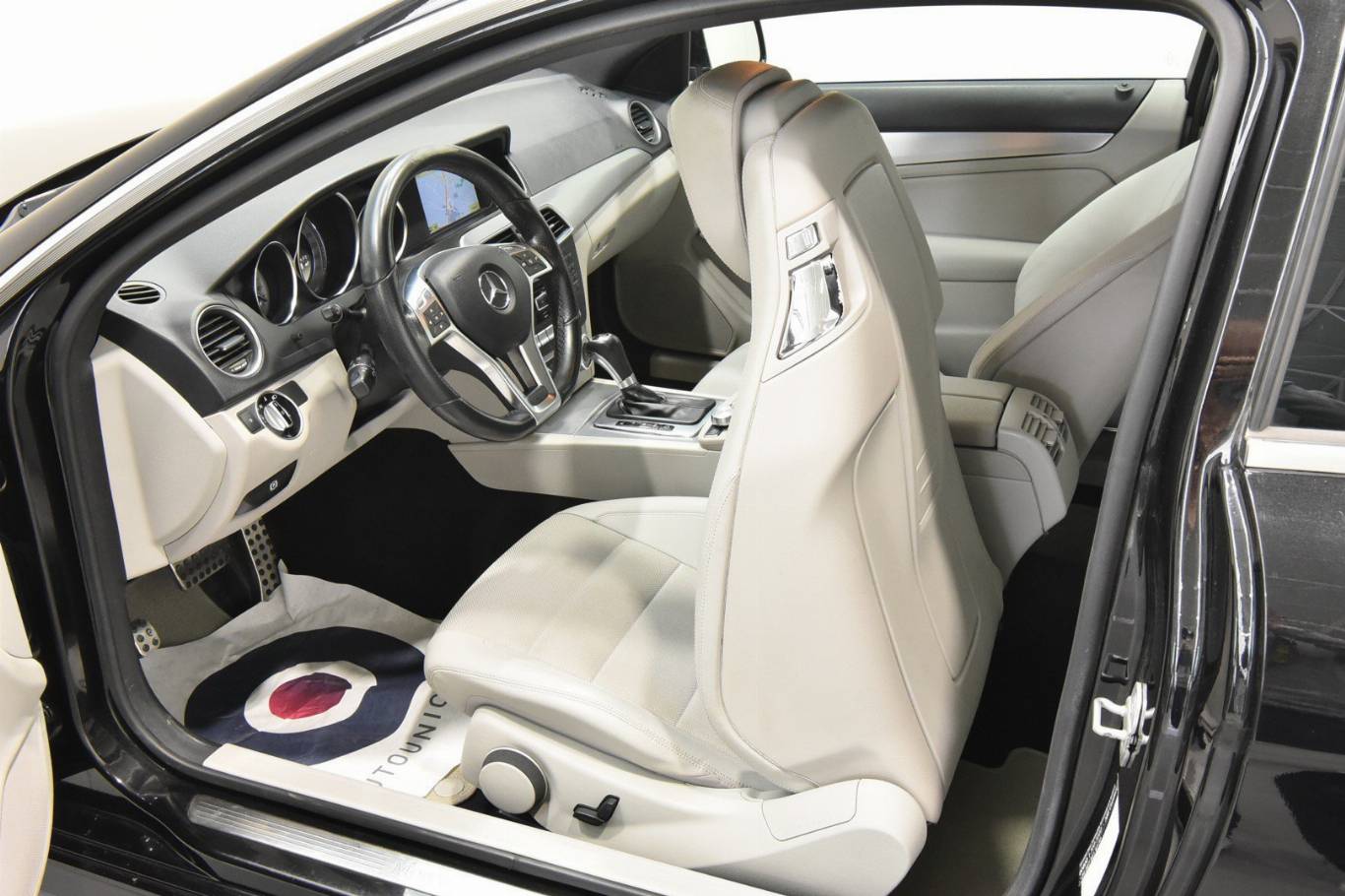 MERCEDES-BENZ C 250 39