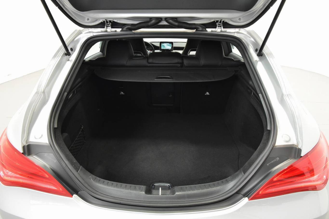 MERCEDES-BENZ CLA 200 11