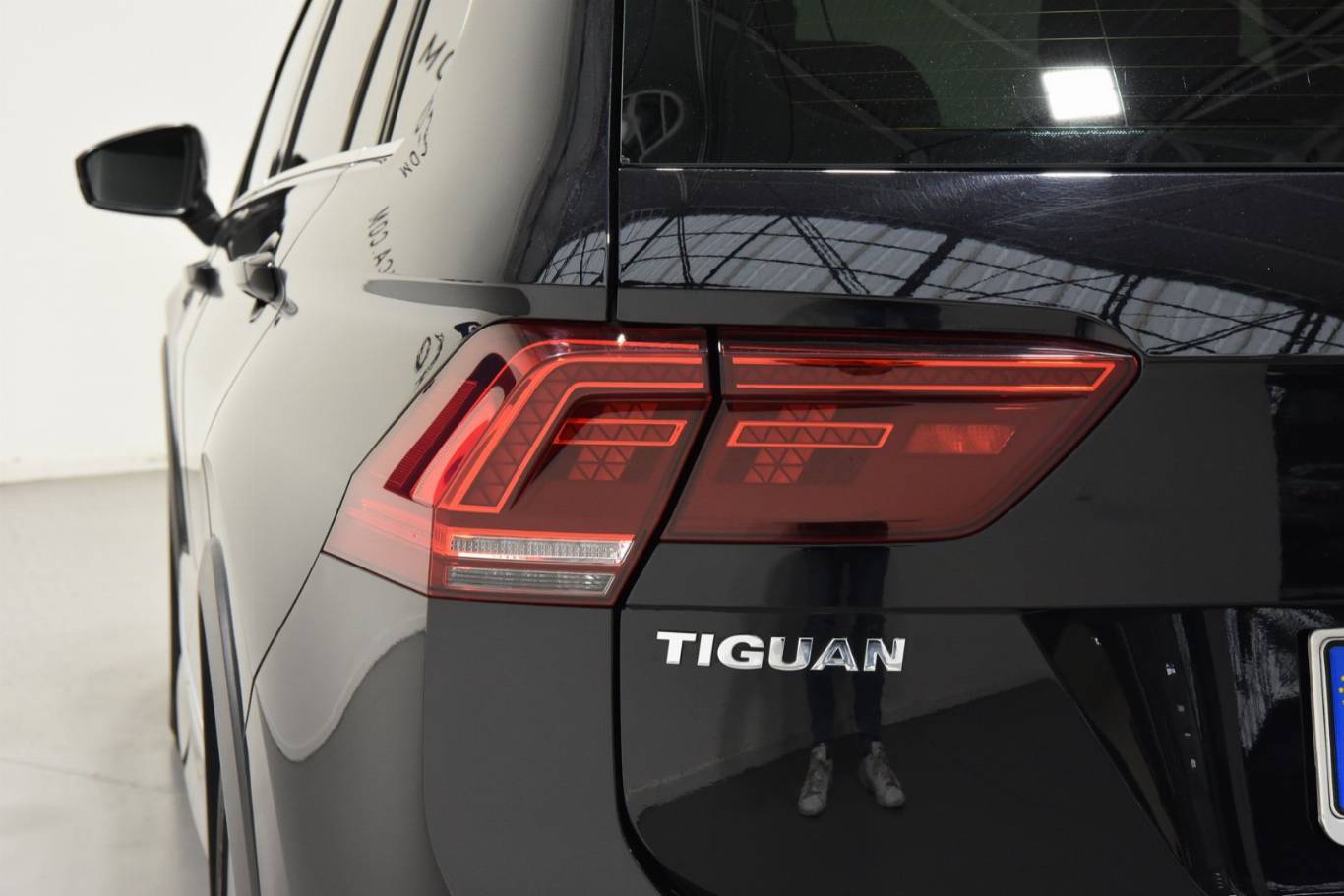 VOLKSWAGEN Tiguan 19