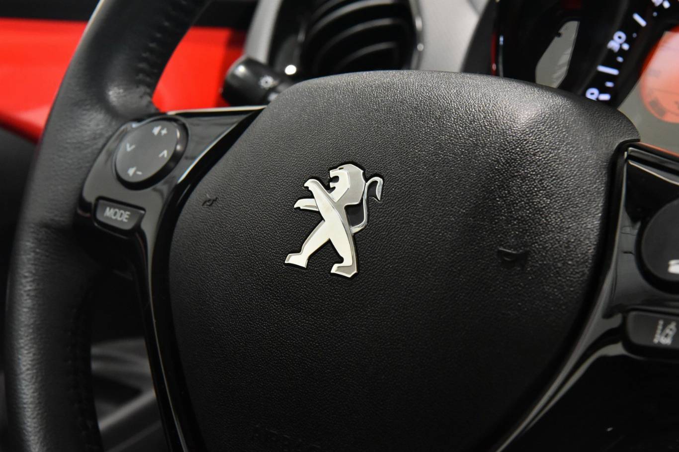 PEUGEOT 108 19