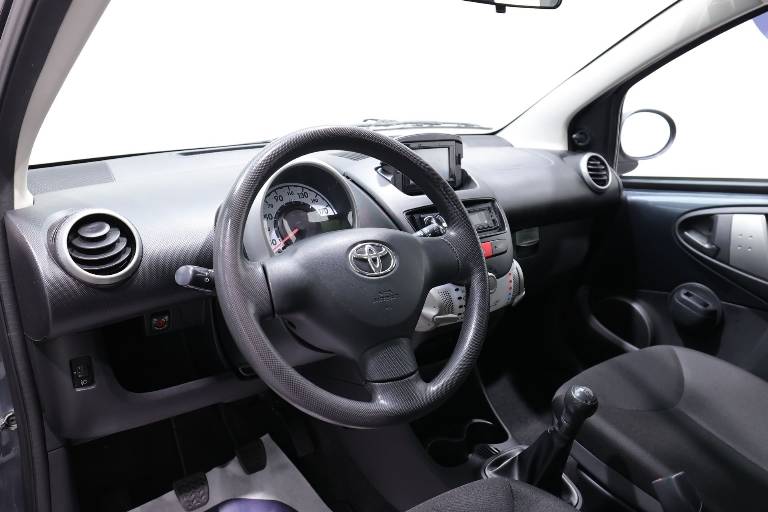 TOYOTA Aygo 5