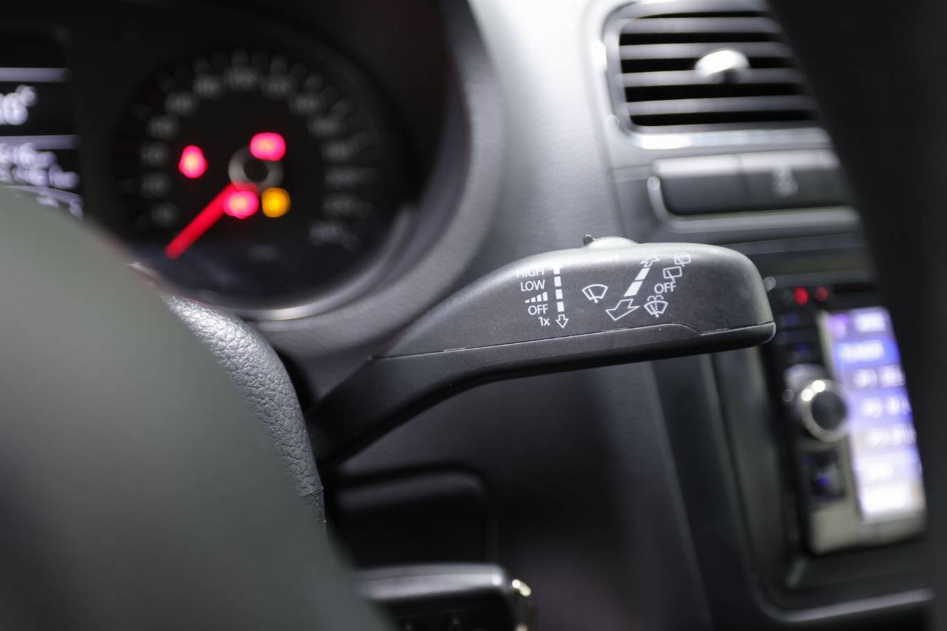 VOLKSWAGEN Polo 20