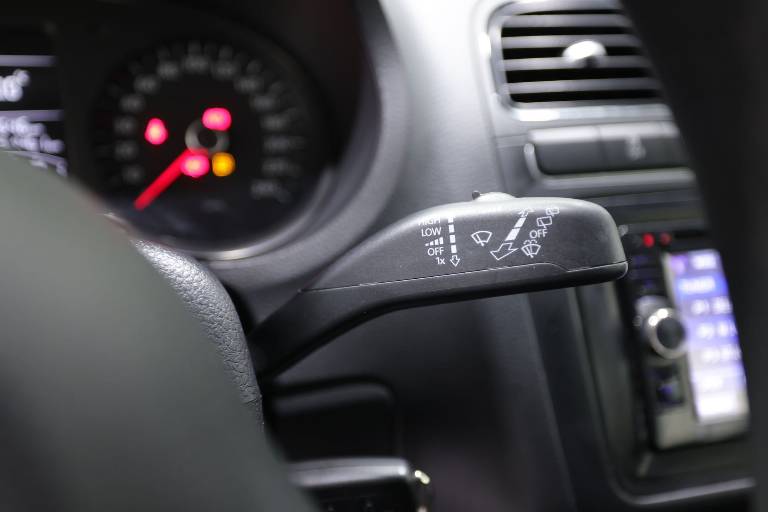 VOLKSWAGEN Polo 20
