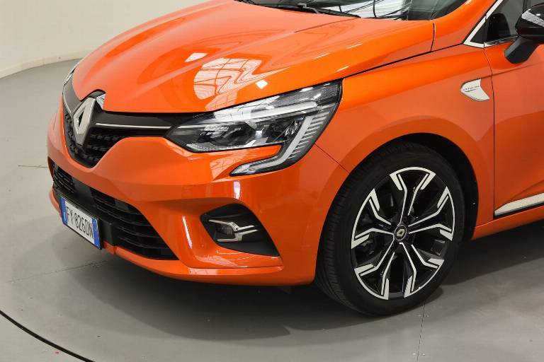 RENAULT Clio 33