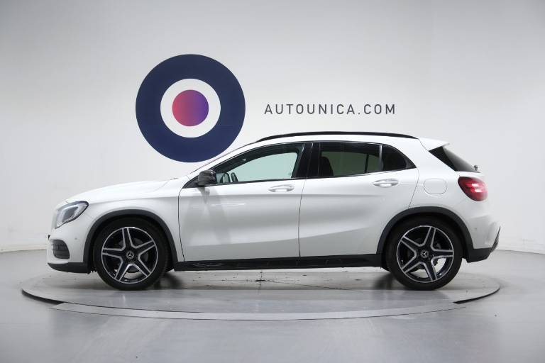 MERCEDES-BENZ GLA 220 17
