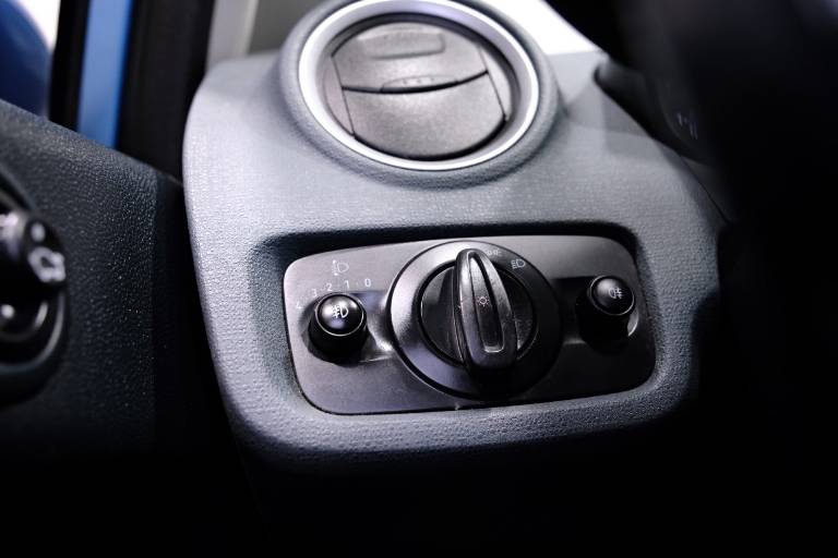 FORD Fiesta 21
