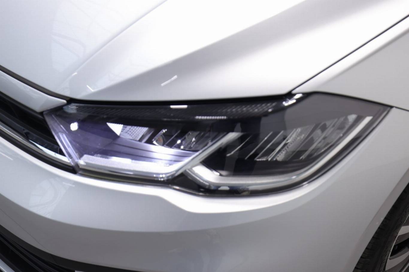 VOLKSWAGEN Polo 43
