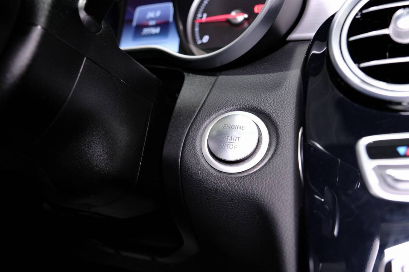 MERCEDES-BENZ C 220 27