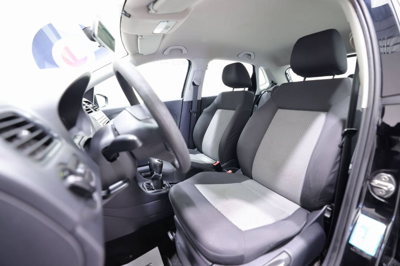 VOLKSWAGEN Polo 6